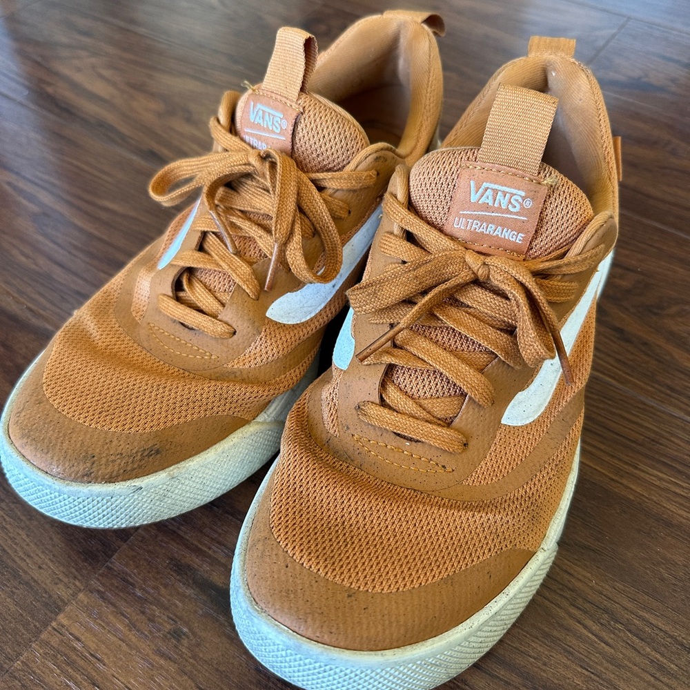 Vans Men’s Ultrarange Low Tops